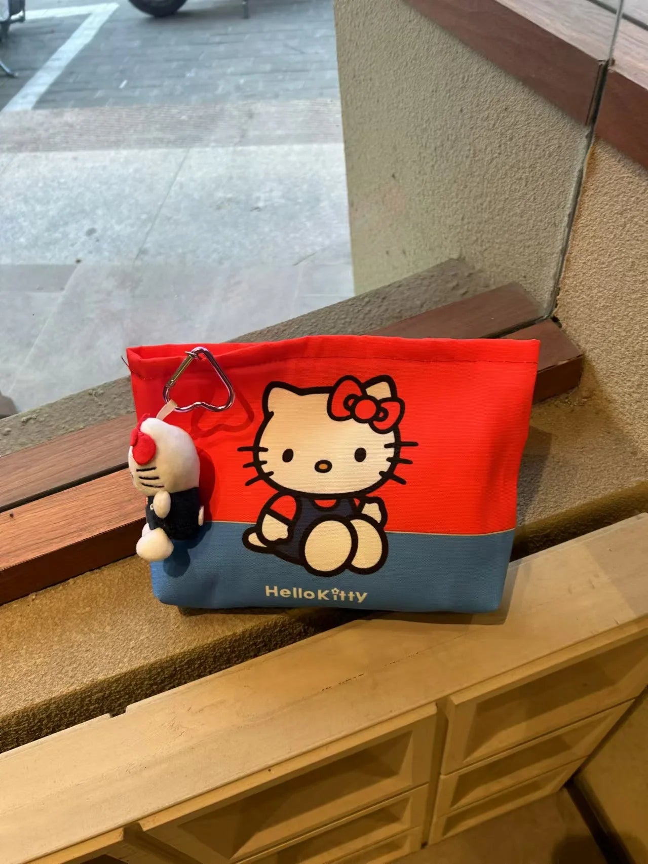 Cute Sanrio Hello Kitty Large Capacity Portable Cosmetic Bag