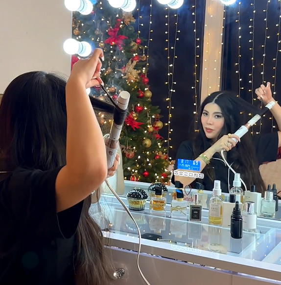 Glam and Glow Vanity Set: The Ultimate Smart Beauty Station