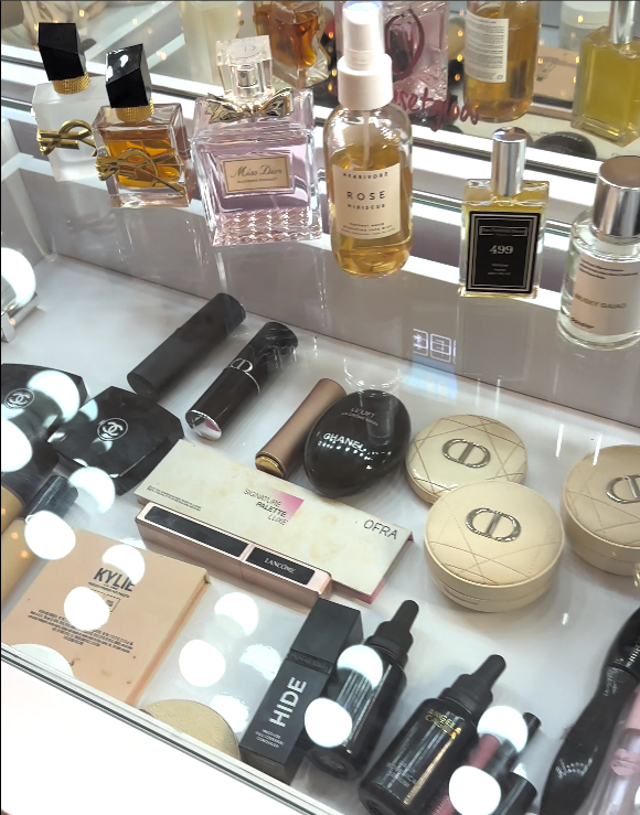 Glam and Glow Vanity Set: The Ultimate Smart Beauty Station