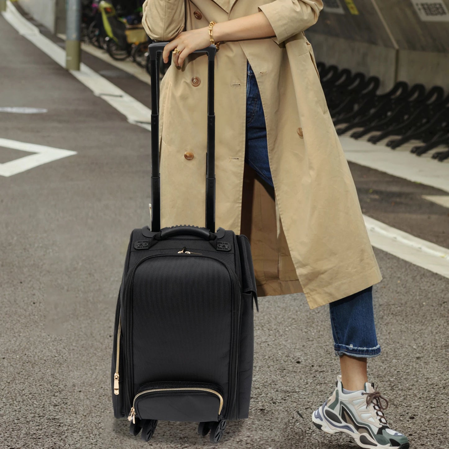 Rolling Makeup Train Case With 6 Removable Bags